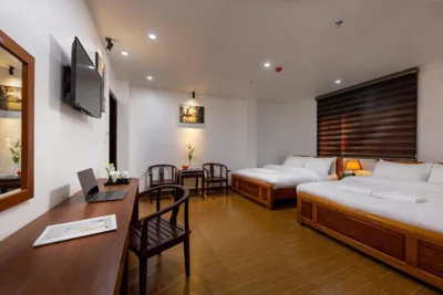 King-Zimmer mit zwei King-Betten — Cat Ba Hong Kong Cozy Stay